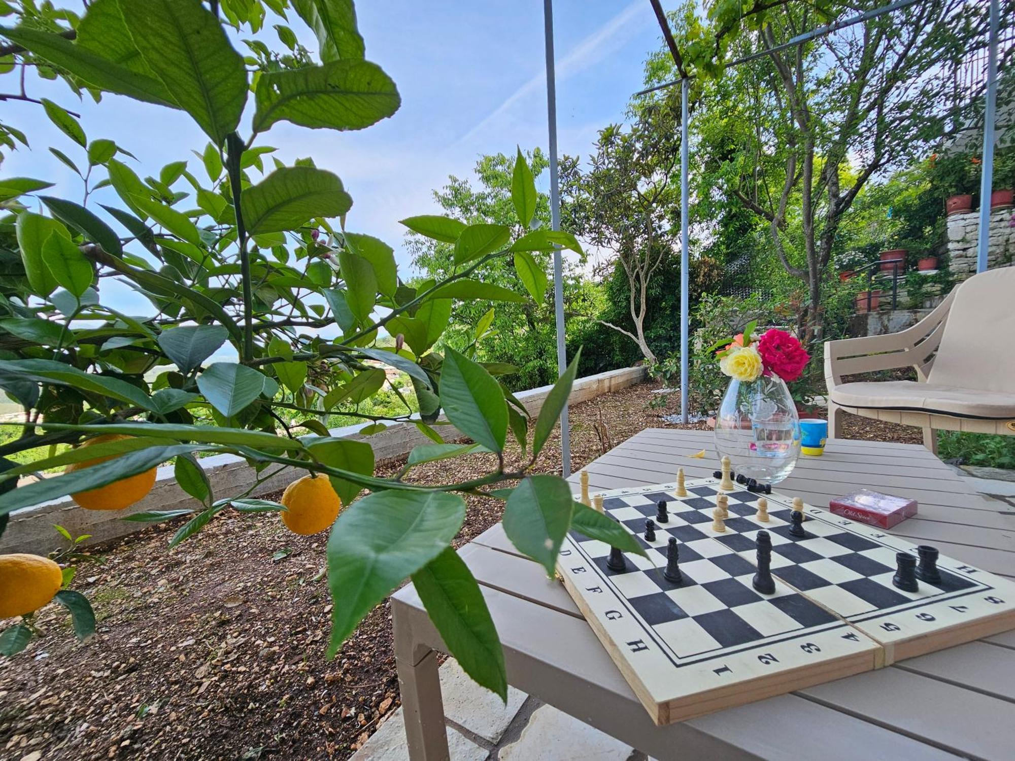 Lemon Garden Apartment-Hot Tub Jacuzzi Gjirokastër 外观 照片