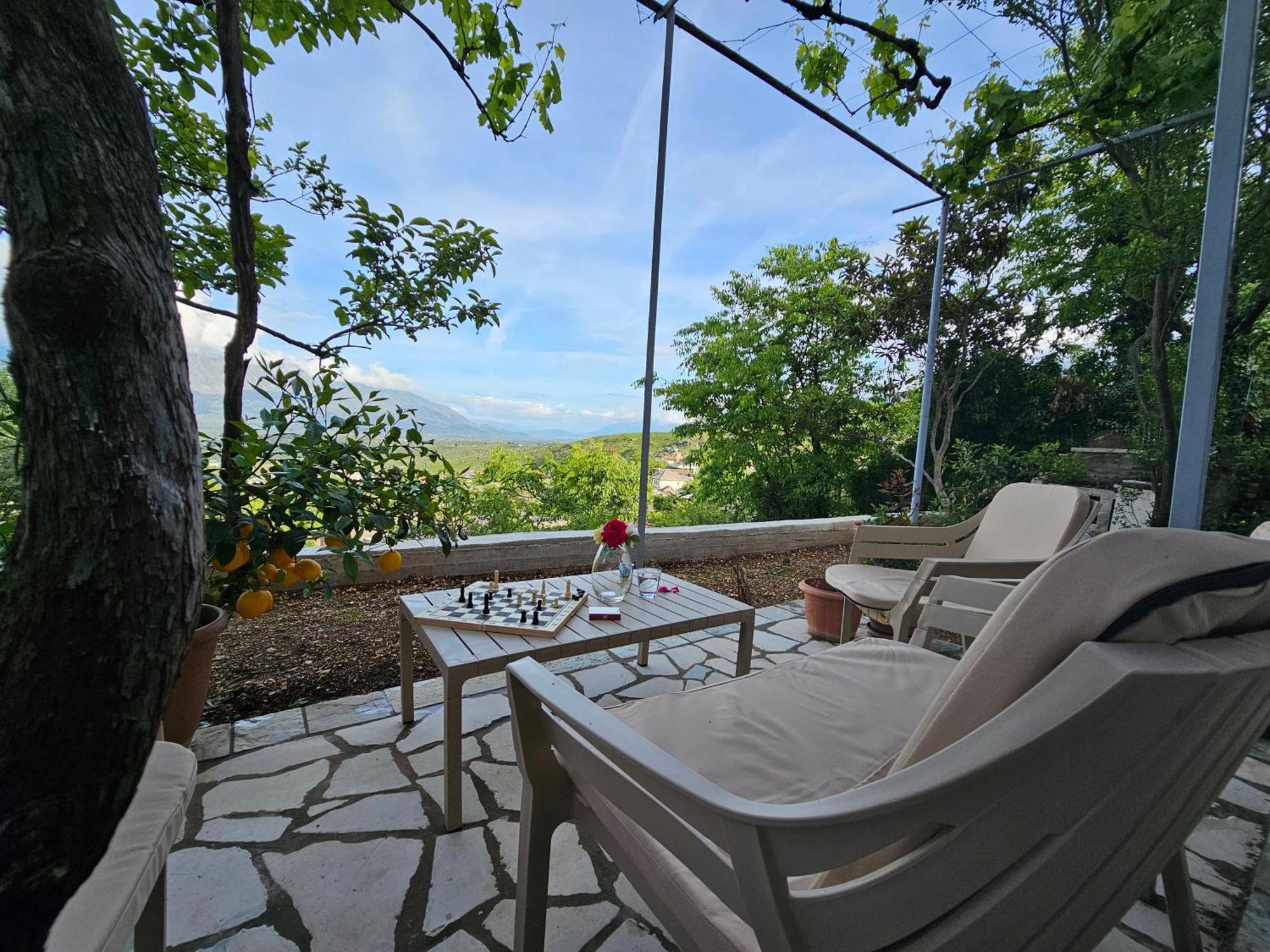 Lemon Garden Apartment-Hot Tub Jacuzzi Gjirokastër 外观 照片