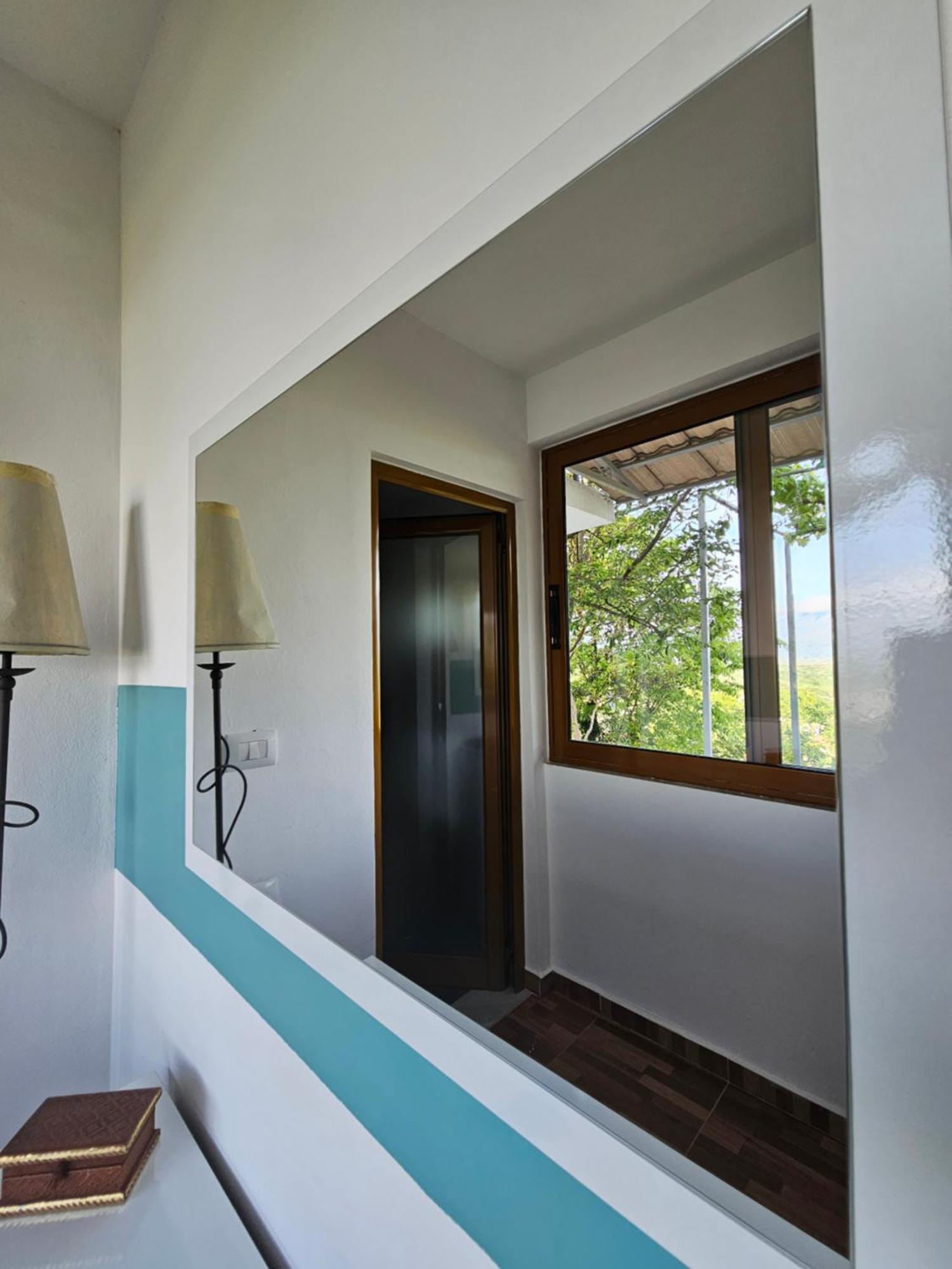 Lemon Garden Apartment-Hot Tub Jacuzzi Gjirokastër 外观 照片