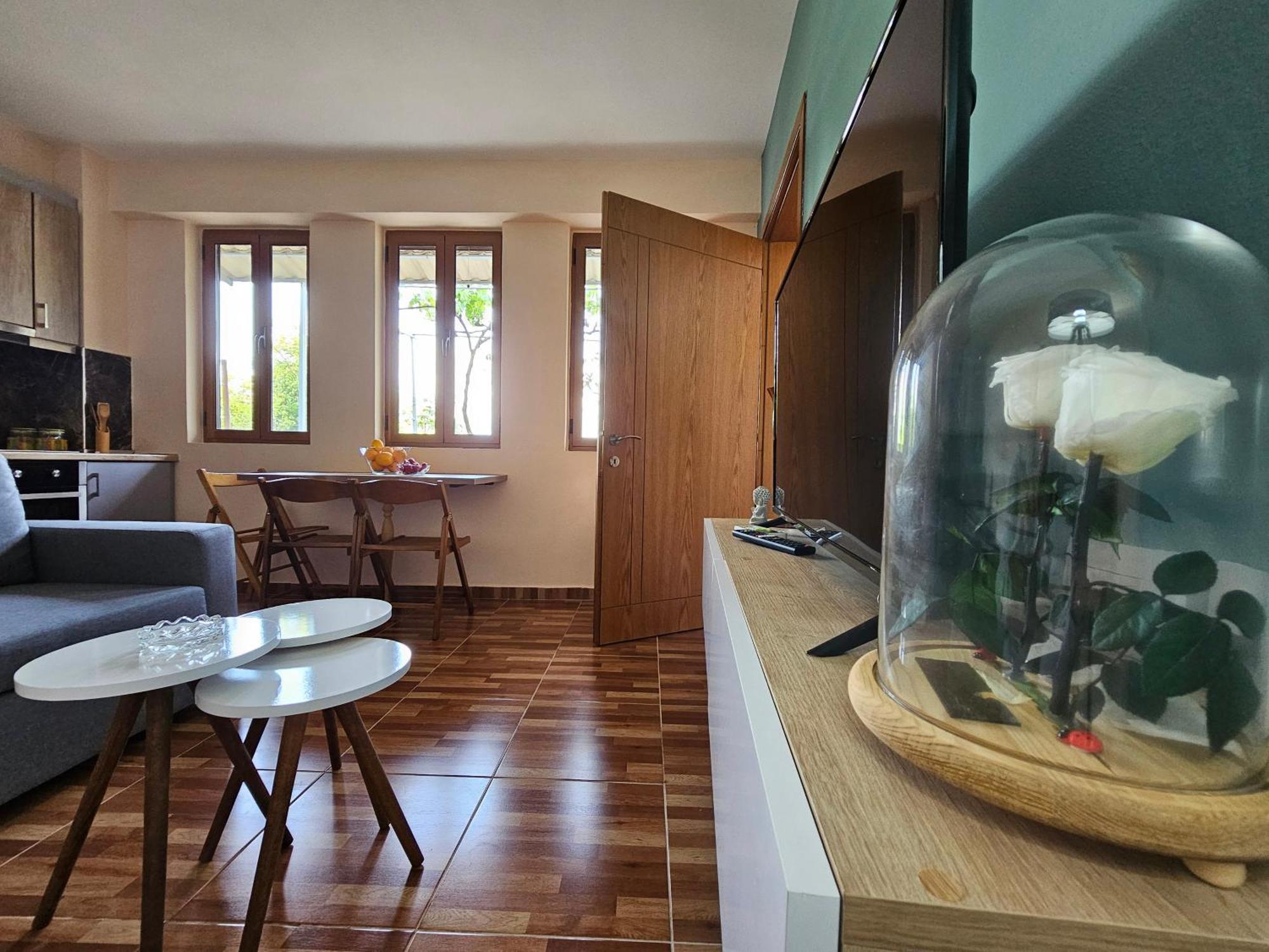 Lemon Garden Apartment-Hot Tub Jacuzzi Gjirokastër 外观 照片