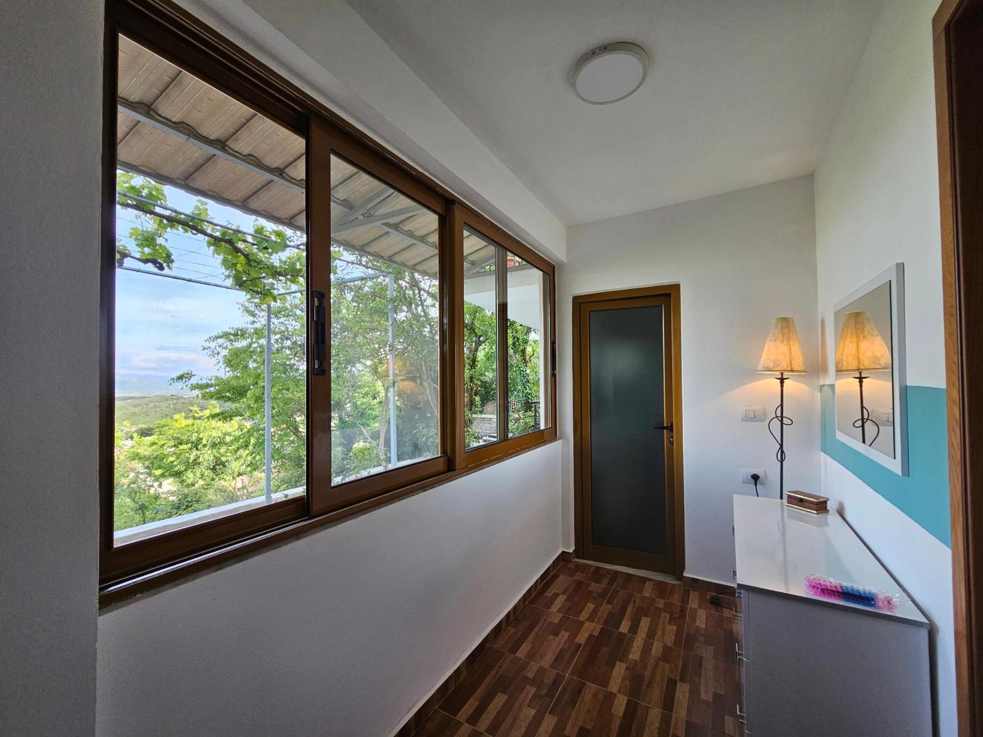 Lemon Garden Apartment-Hot Tub Jacuzzi Gjirokastër 外观 照片